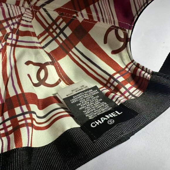 CHANEL Black Cap with Silver Logo - Picture 7 of 8